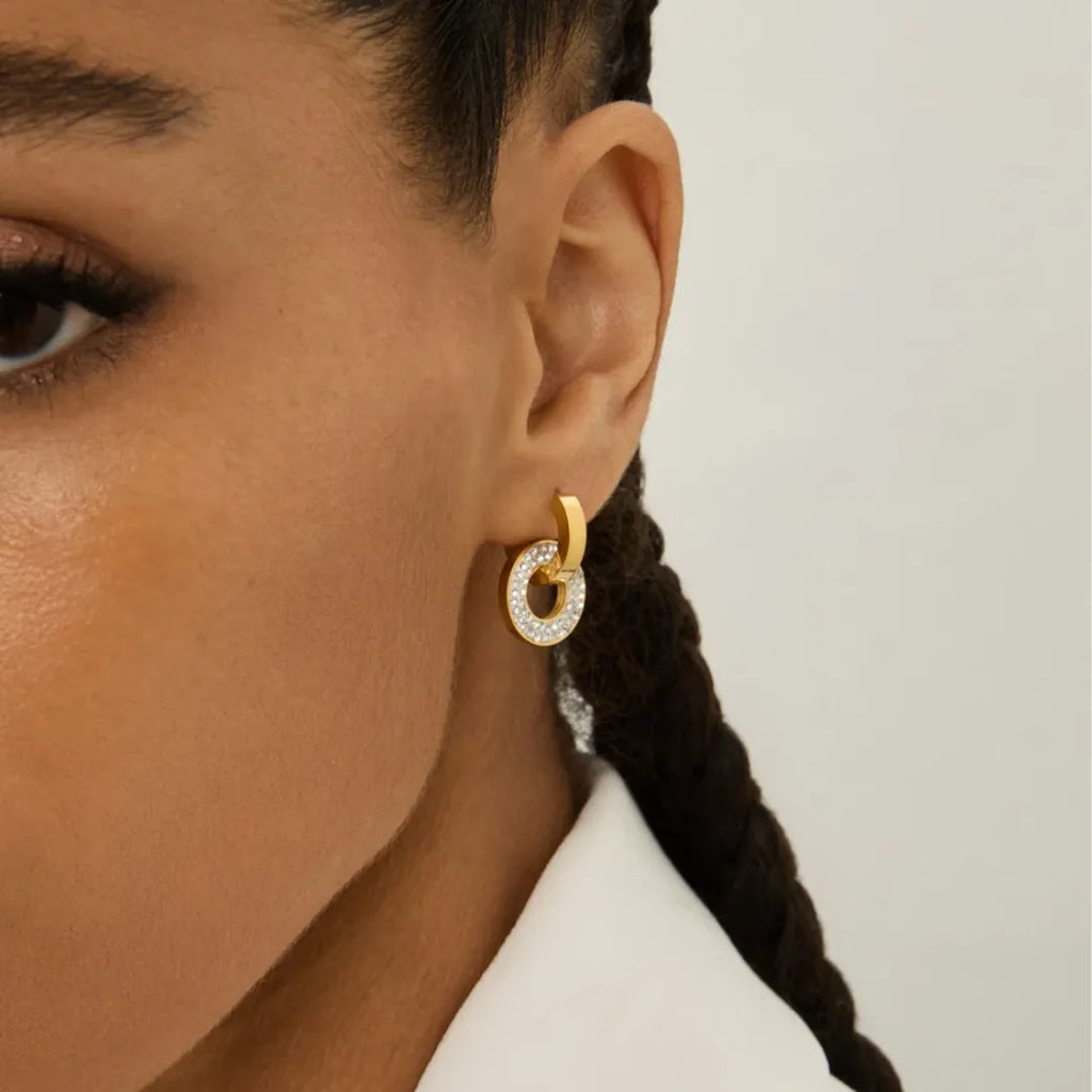 Aretes Radiance con Zirconias Acabado en Oro de 18K