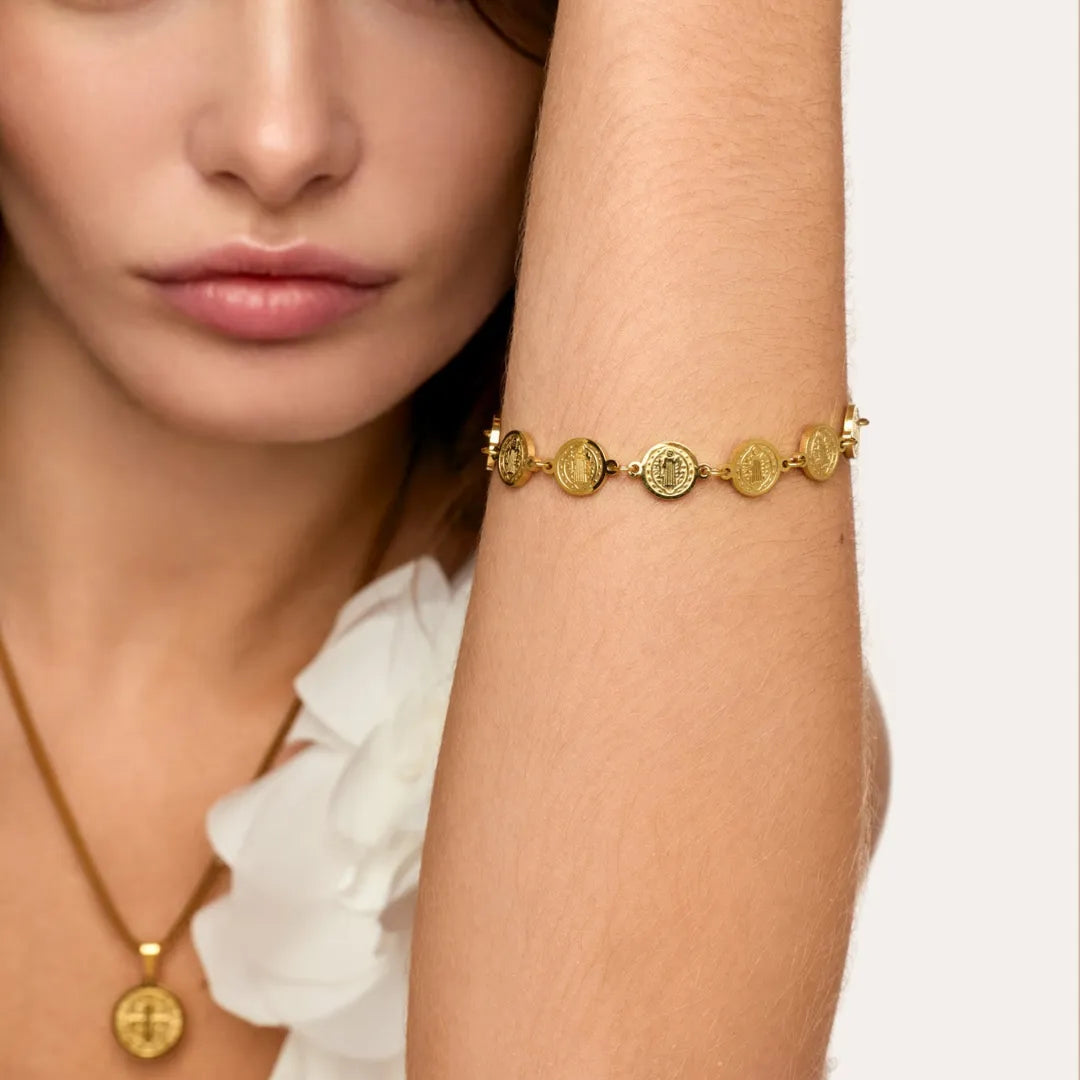 Pulsera San Benito Bañada en Oro 18K