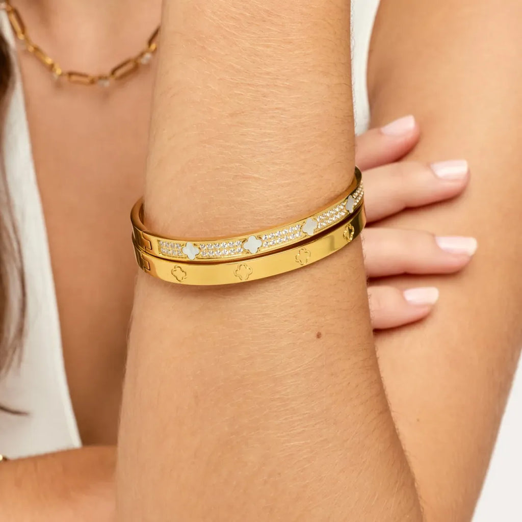 Brazalete Trébol Blanco con Acabado en Oro de 18K