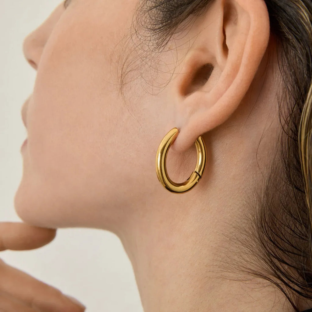 Aretes Oval Bañados en Oro 18k