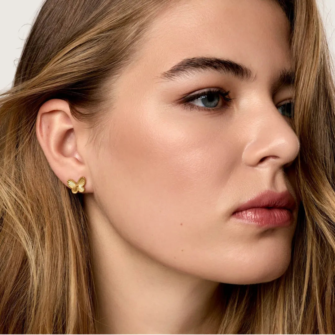 Aretes Mariposa Bañados en Oro 18k