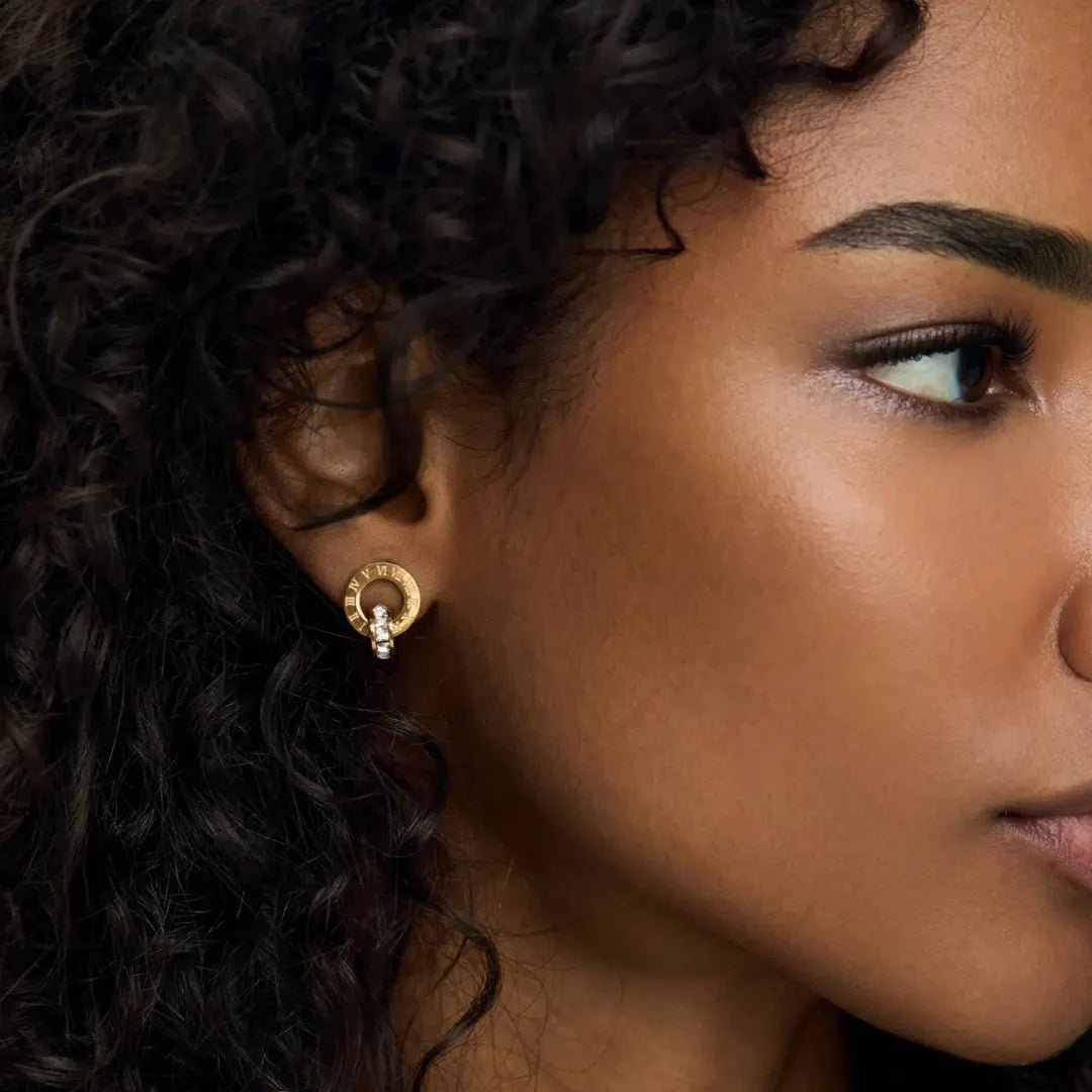 Aretes Romano Bañados en Oro 18k