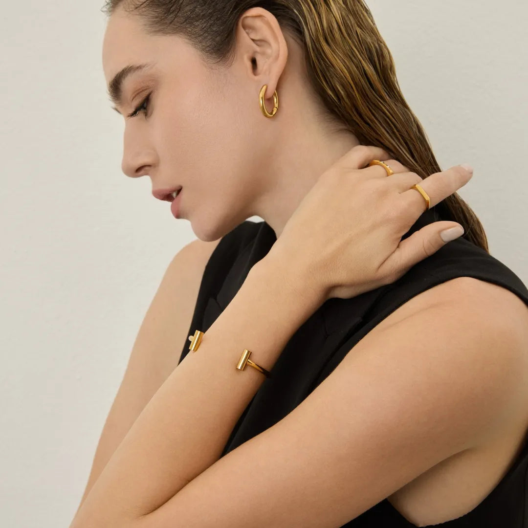 Aretes Oval Bañados en Oro 18k